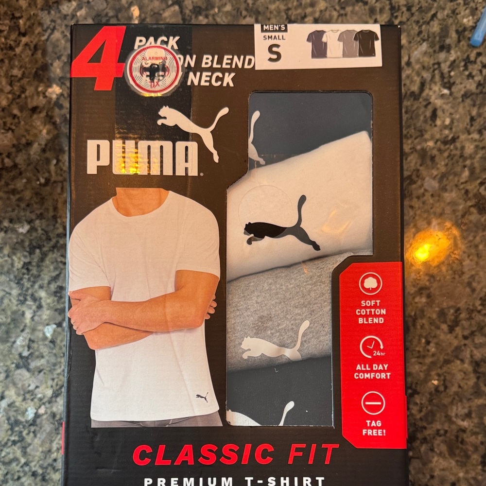Puma Classic Fit T-Shirt 4-Pack - Black, Gray, White Mens size Small( 36 in)